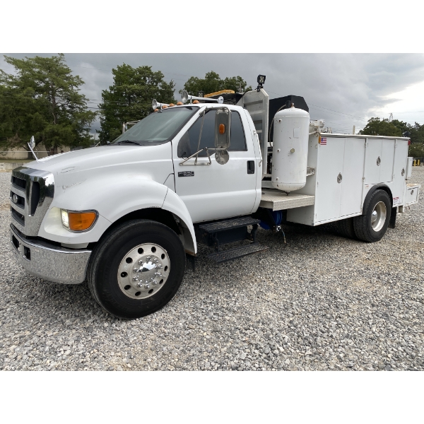 2004 FORD F650 XLT Service / Mechanic Truck