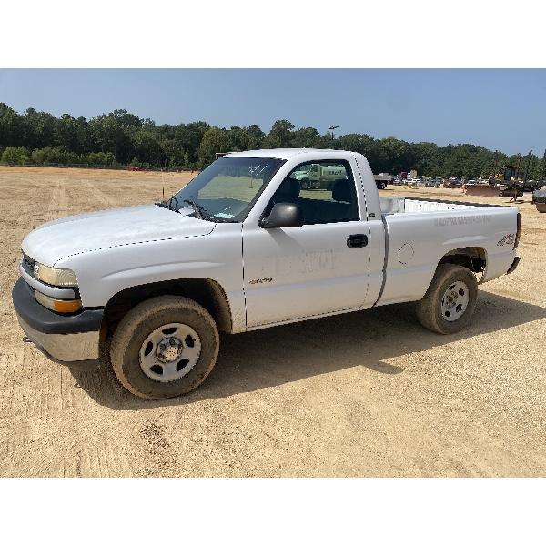 2002 CHEVROLET 1500 Pickup Truck