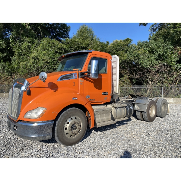2019 KENWORTH T680 Day Cab Truck