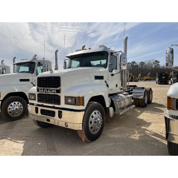 2023 MACK PI64T Day Cab Truck