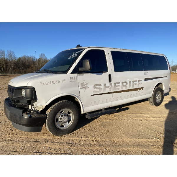 2017 CHEVROLET EXPRESS 3500 Passenger Van