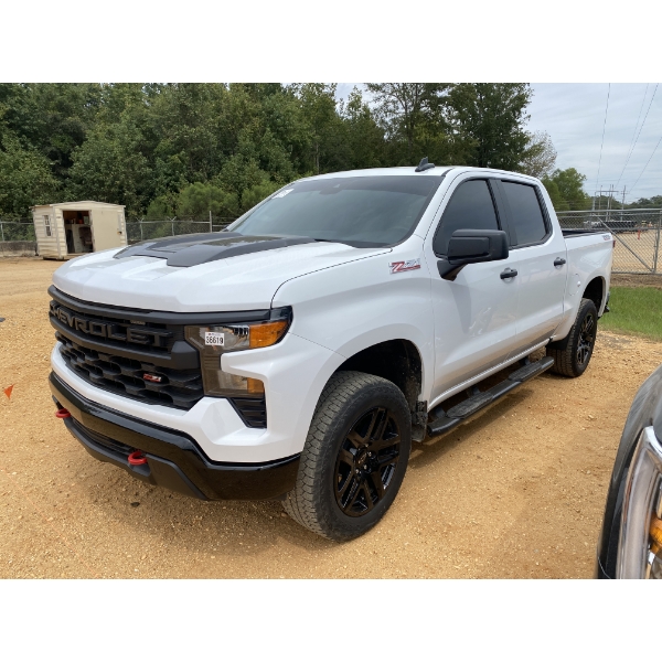 2024 CHEVROLET SILVERADO Z71 Pickup Truck