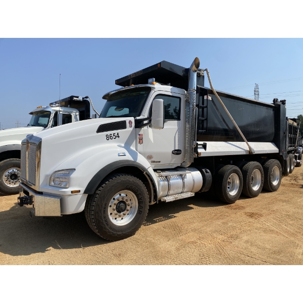 2022 KENWORTH T880 Dump Truck