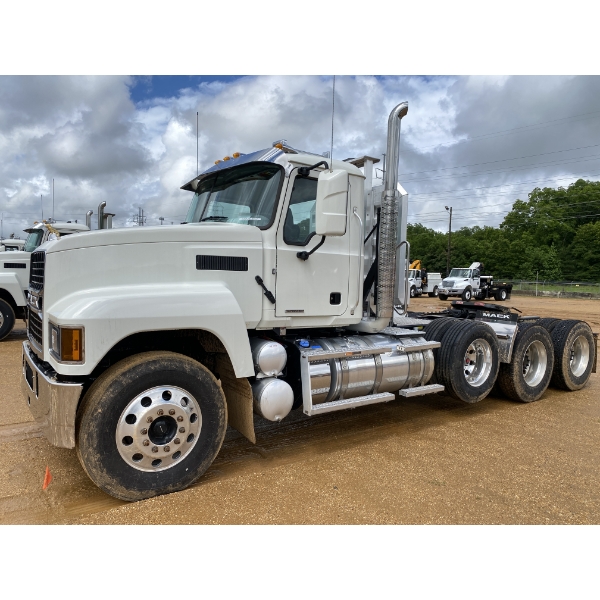 2024 MACK PI64T Day Cab Truck