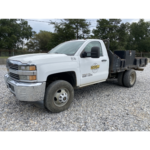 2015 CHEVROLET 3500 HD Flatbed Truck