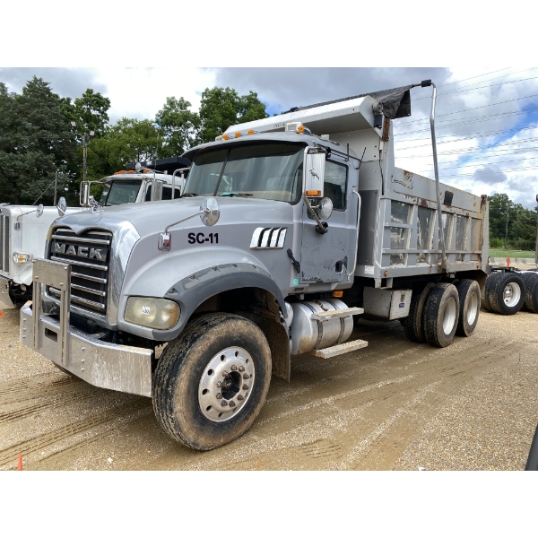 2007 MACK CTP713 Dump Truck
