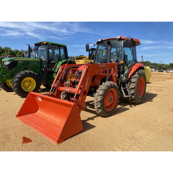 KUBOTA M7060 Farm Tractor