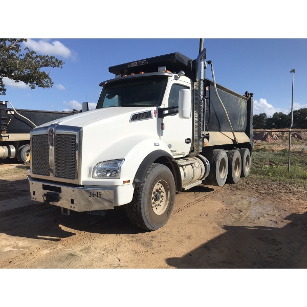 2019 KENWORTH T880 Dump Truck