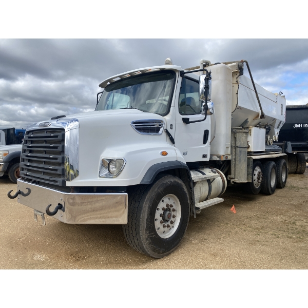 2020 FREIGHTLINER 114SD VOLUMETRIC Concrete Mixer / Pump Truck