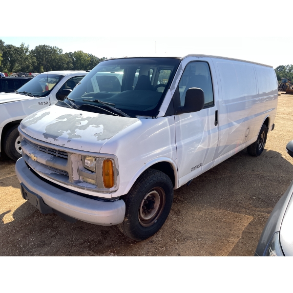 2002 CHEVROLET G3500 Cargo Van
