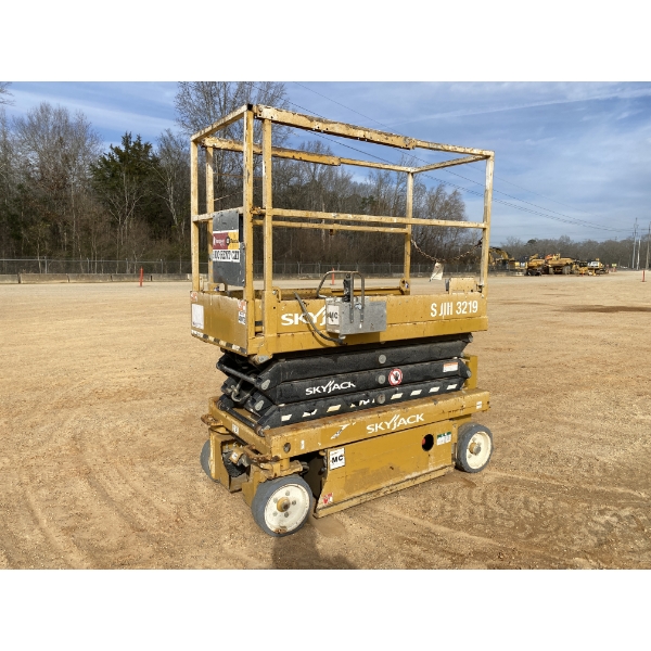 2018 SKYJACK SJIII-3219 Scissor Lift