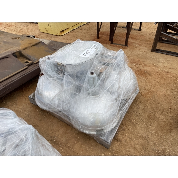 WAREHOUSE LIGHT FIXTURES