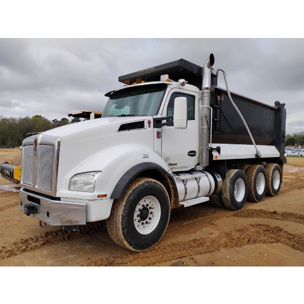 2020 KENWORTH T880 Dump Truck