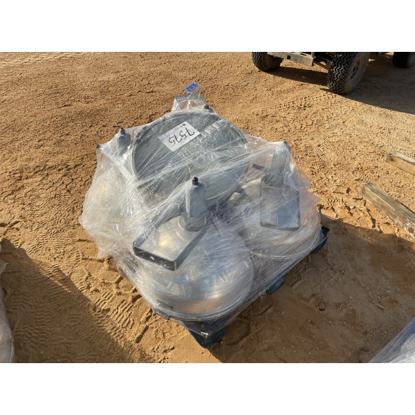 WAREHOUSE LIGHT FIXTURES