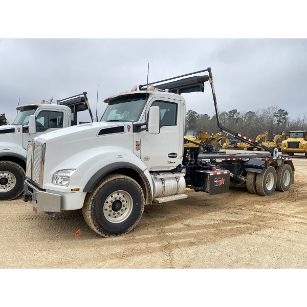 2025 KENWORTH T880 Roll Off Truck