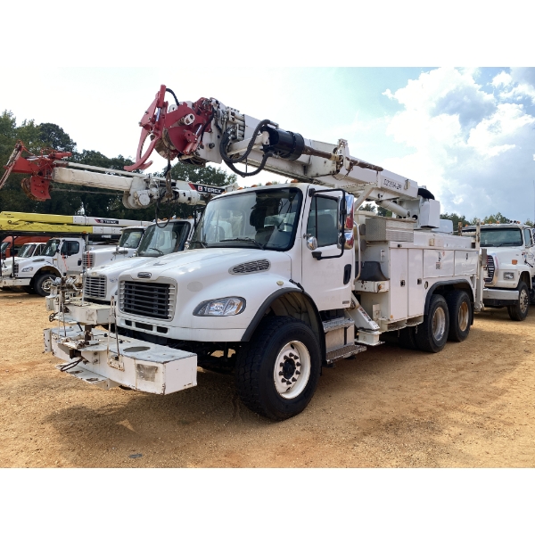 2010 FREIGHTLINER M2 Digger Derrick Truck