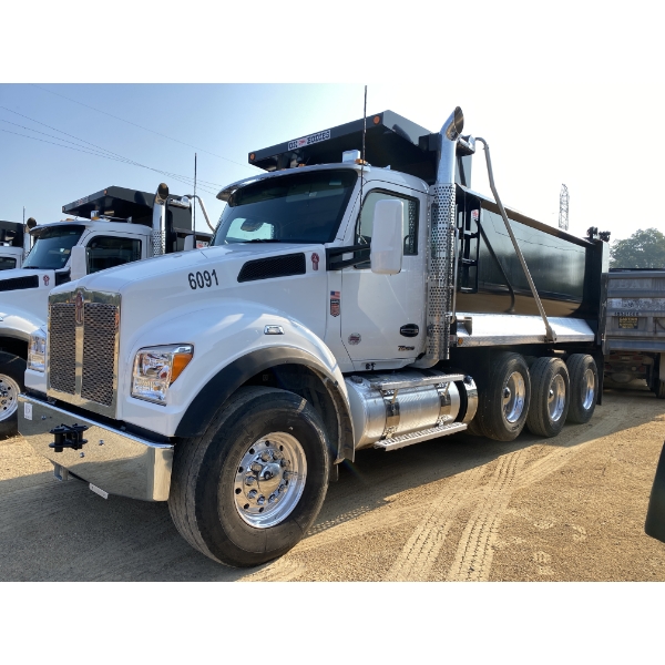 2025 KENWORTH T880S Dump Truck