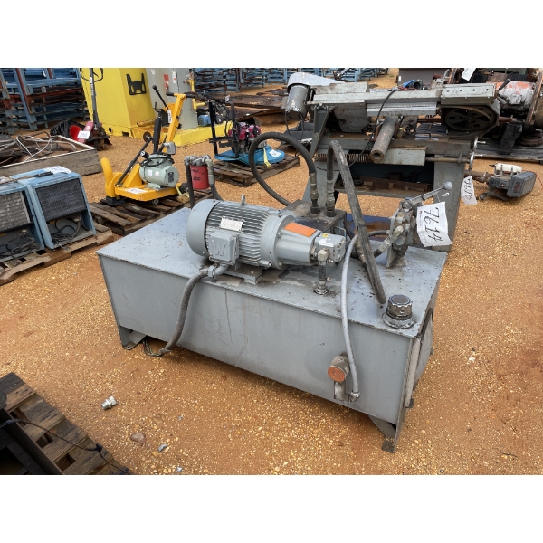 OIL STORAGE TANK & PUMP