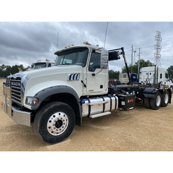 2024 MACK GR64F Roll Off Truck