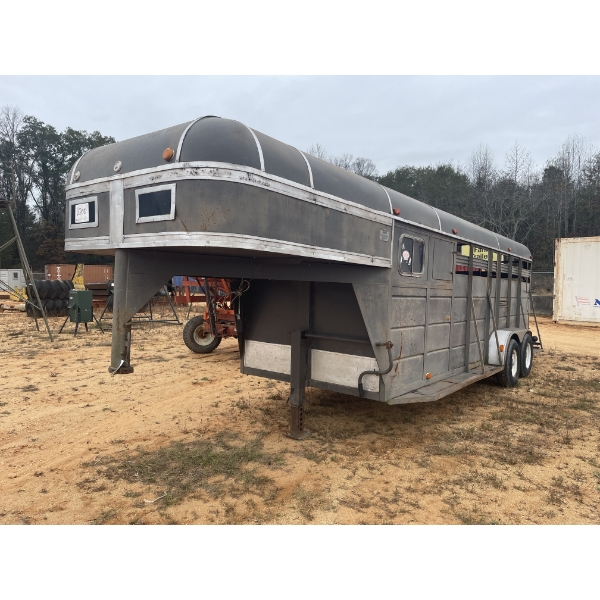 PONDEROSA  Horse Trailer
