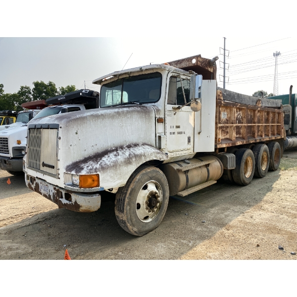 1994 INTERNATIONAL 9200 Dump Truck
