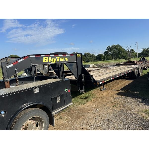 2014 BIG TEX 22GN Gooseneck Trailer