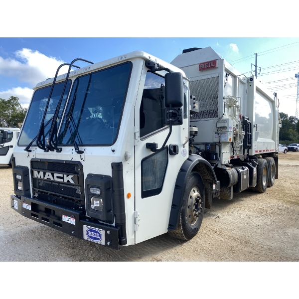 2022 MACK LR64 Garbage / Sanitation Truck