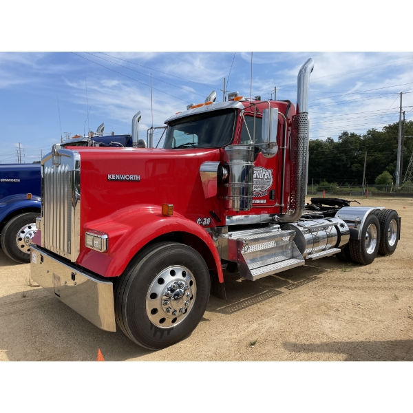 2024 KENWORTH W900 Day Cab Truck