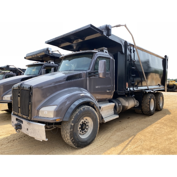 2020 KENWORTH T880 Dump Truck