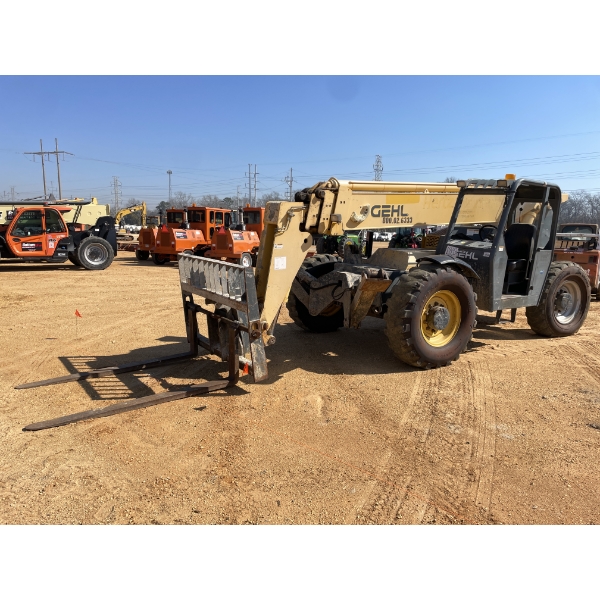 GEHL RSN 1055 Forklift - Telehandler