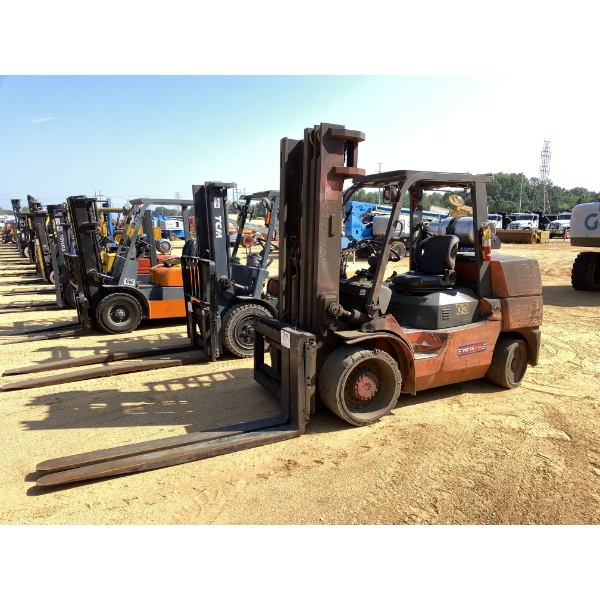 TOYOTA 7FGU70 Forklift - Mast