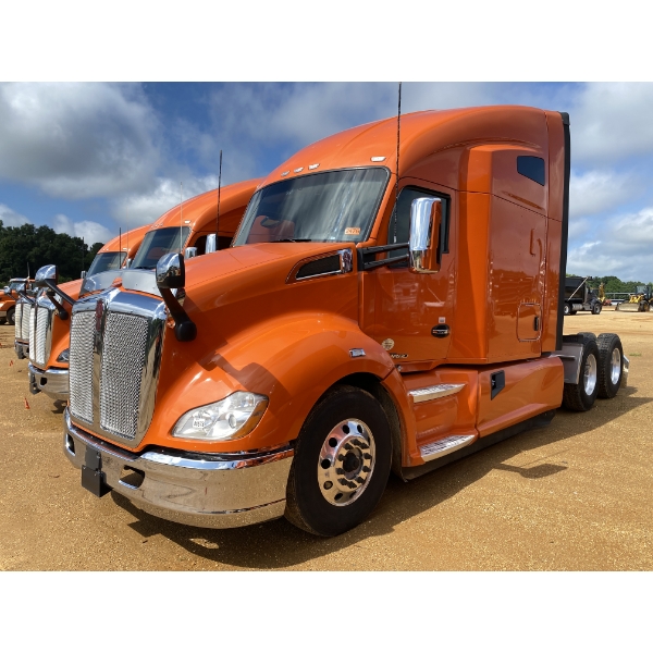 2022 KENWORTH T680 Sleeper Truck