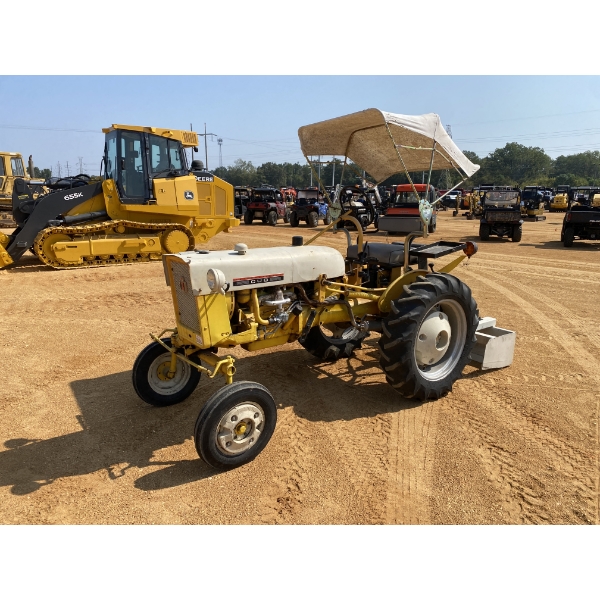 1974 INTERNATIONAL CUB Farm Tractor