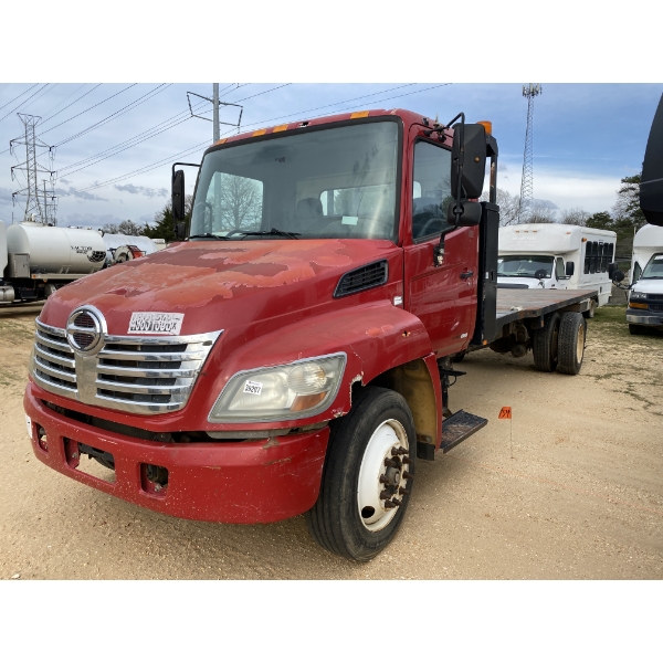 2006 HINO 268 Flatbed Truck