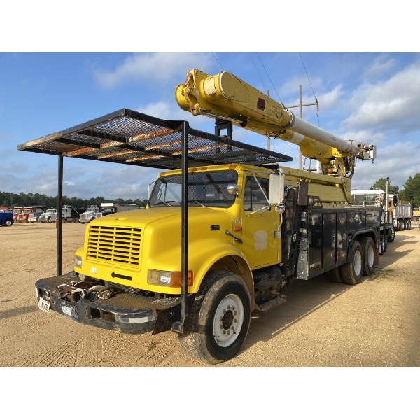 1995 INTERNATIONAL 4900 Bucket Truck