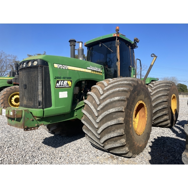 2003 JOHN DEERE 9520 Scraper Tractor