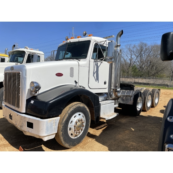 2000 PETERBILT 385 Day Cab Truck