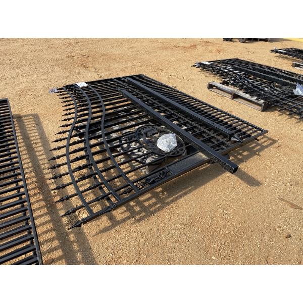 BI-PARTING GATES & POSTS, 16', BUCK AND DOE SCENE