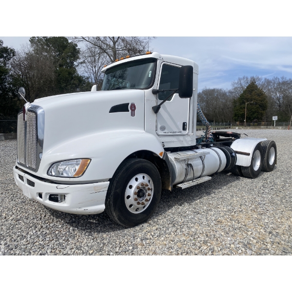 2014 KENWORTH T660 Day Cab Truck