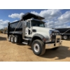 Image 4 : 2024 MACK GR64F Dump Truck
