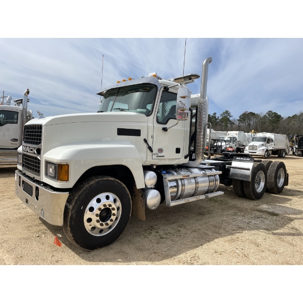 2025 MACK PI64T Day Cab Truck