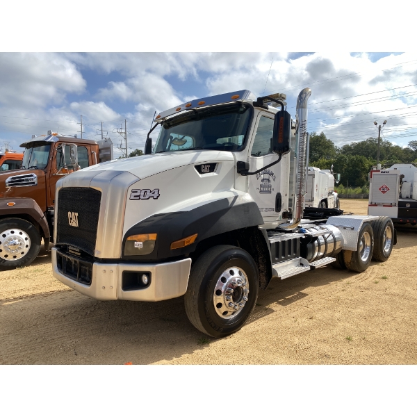 2015 CAT CT660S Day Cab Truck