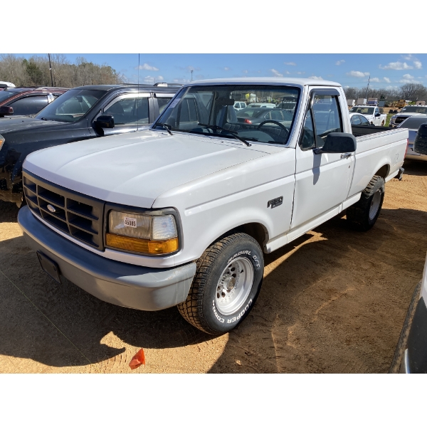 1995 FORD F150 XL Pickup Truck