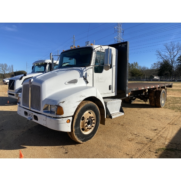 2006 KENWORTH T300 Flatbed Truck