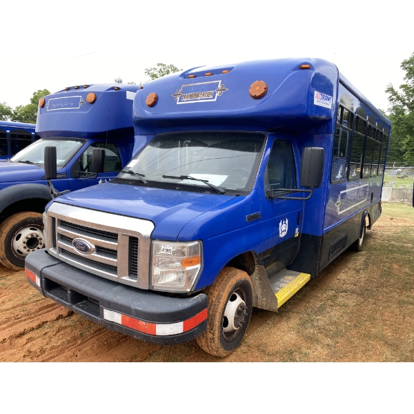 2017 FORD E450 Bus