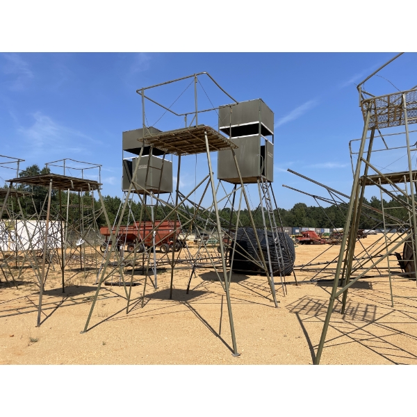 PLATFORM DEER STAND APPROX 12'