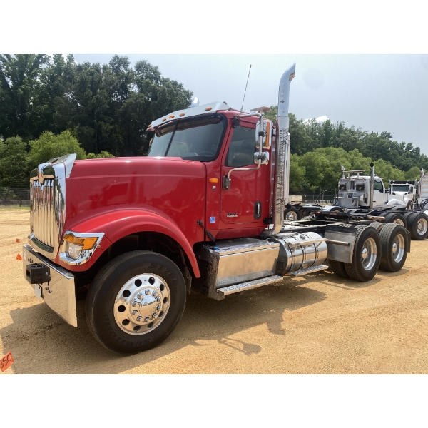 2020 INTERNATIONAL HX520 Day Cab Truck