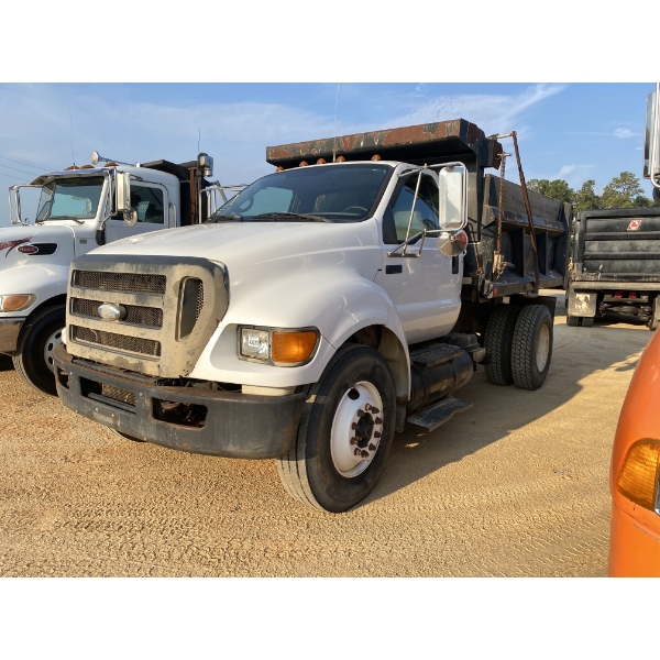 2008 FORD F750 Dump Truck
