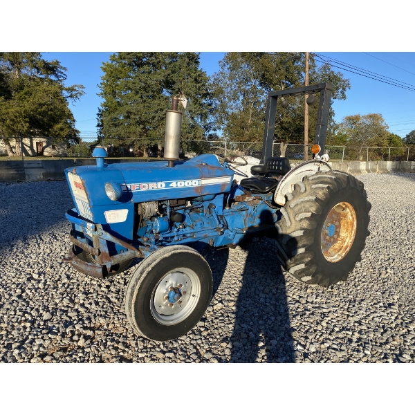 FORD 4000 SU Farm Tractor
