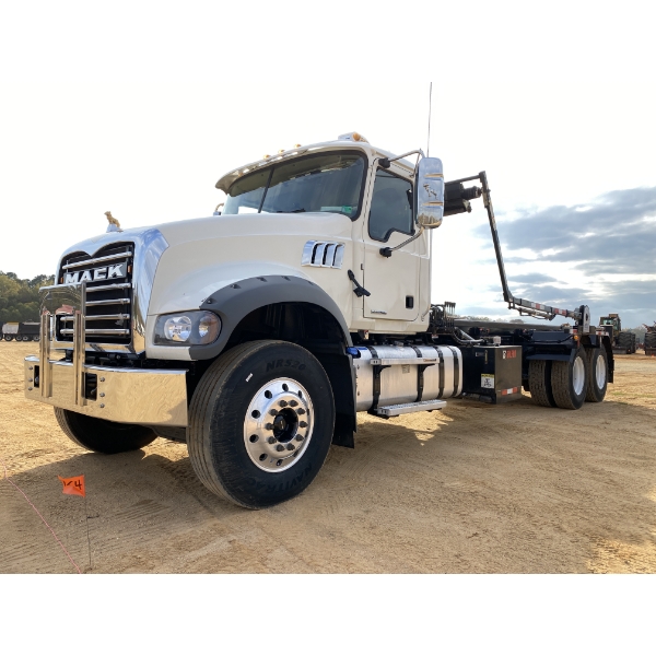 2024 MACK GR64F Roll Off Truck
